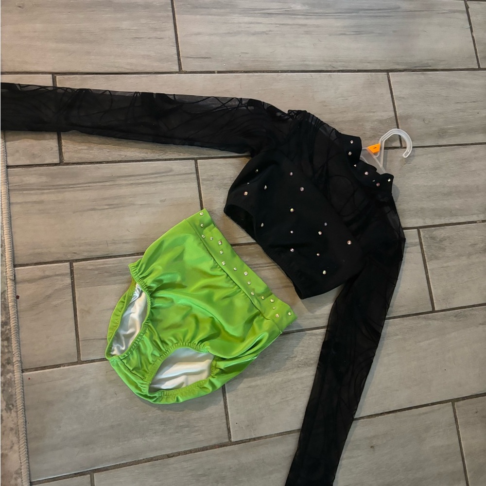 Girls 2 piece kelle dance costume